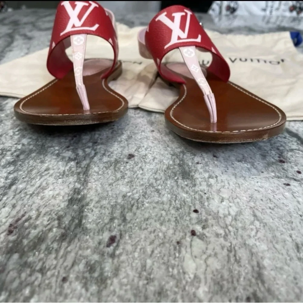 Louis Vuitton Red and Pink Sandals Louis Vuitton Escale Monogram Giant Red Pink - Picture 2 of 9